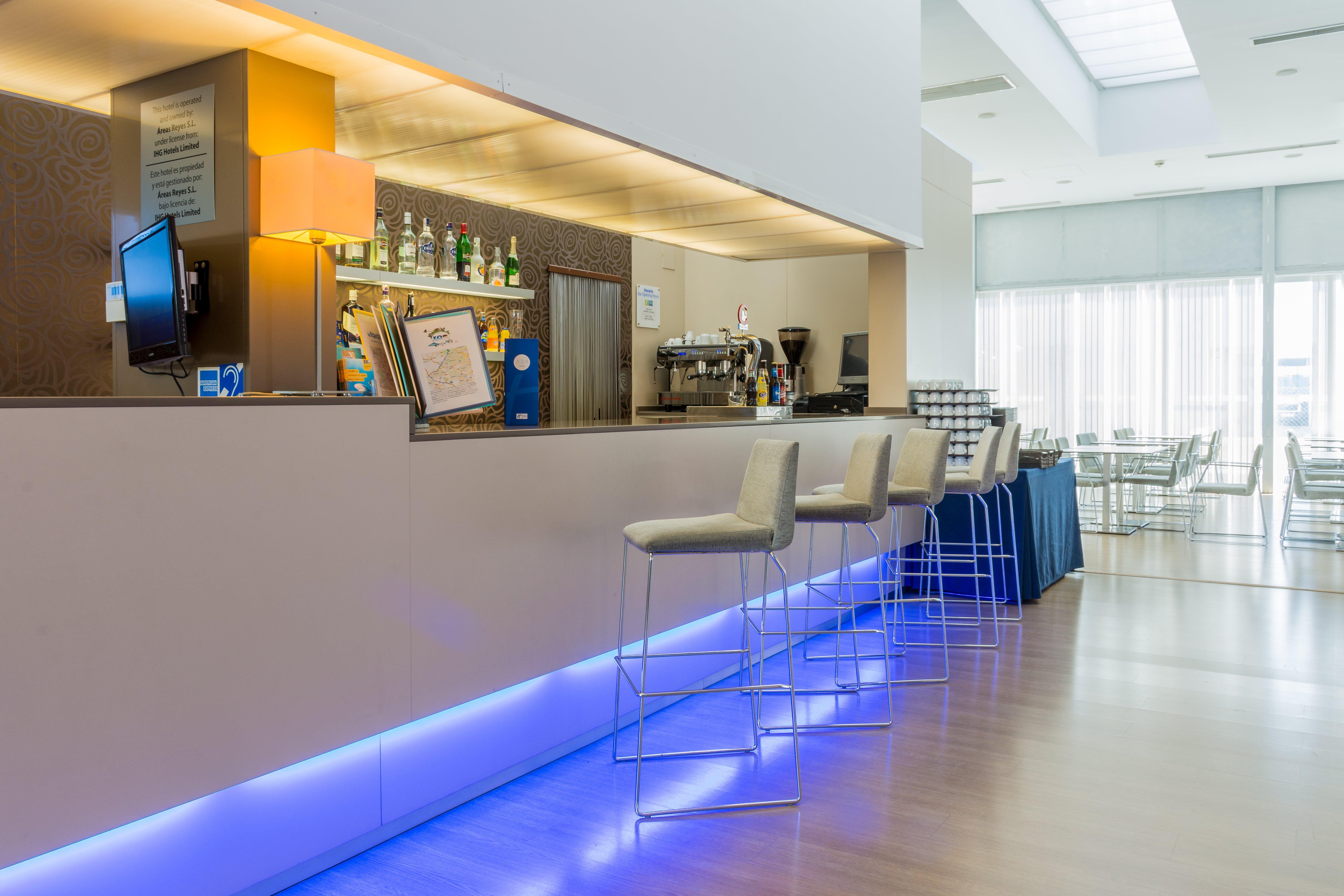 Holiday Inn Express Madrid Leganes By Ihg Exterior foto