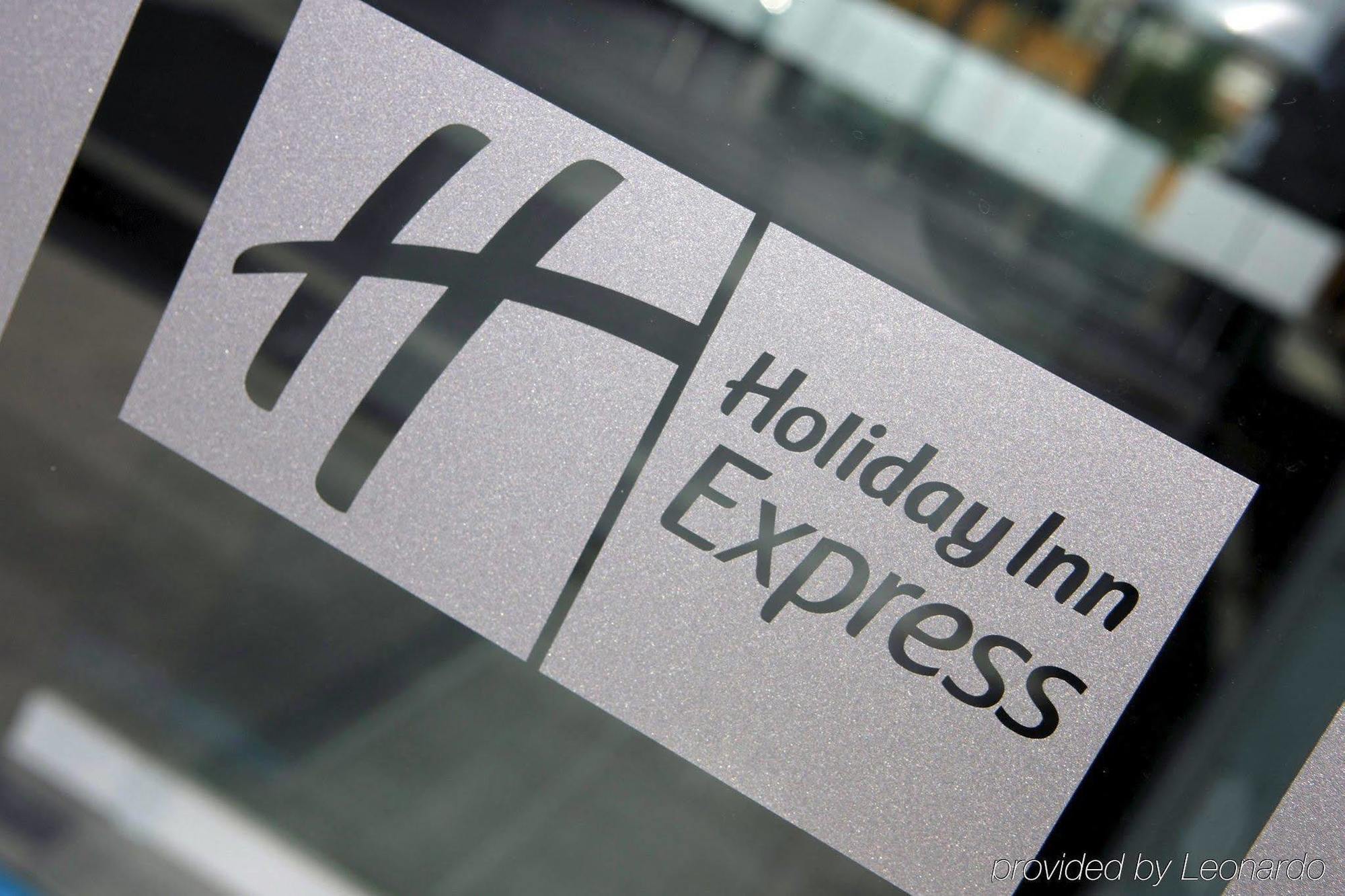Holiday Inn Express Madrid Leganes By Ihg Exterior foto